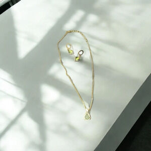 3pc jewelry set green pearl necklace with gold chain and earrings